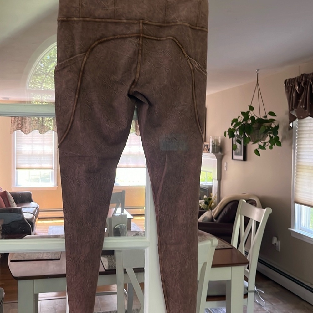 Lululemon leggings size 10